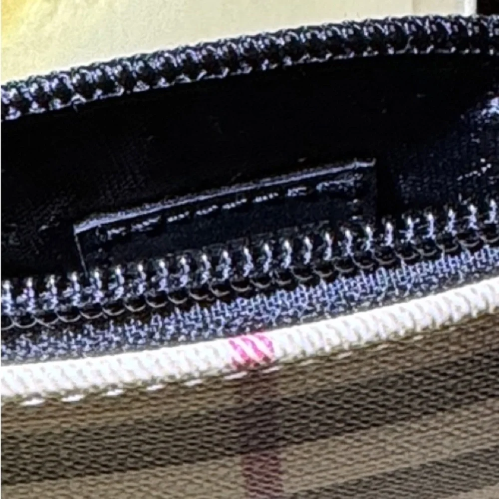 Burberry Nova Check Pouch - Picture 5 of 6